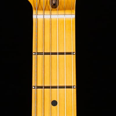 Fender American Professional Classic Stratocaster Maple Fingerboard 3-Color Sunburst (908) image 5