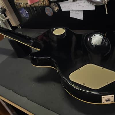 Epiphone Les Paul Standard 2012  + Hard Case image 10