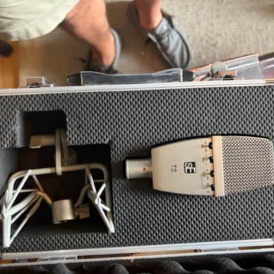 sE Electronics T2 Large Diaphragm Multipattern Condenser Microphone 2010 - Present - Silver image 2