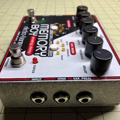 Electro-Harmonix Deluxe Memory Boy Tap Tempo Analog Delay 2010 - Present - Black / White / Red image 2