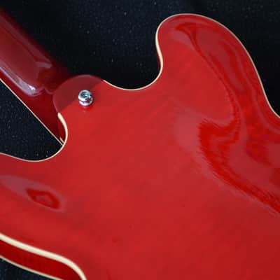 WEEKEND DEAL Gibson ES-335 made in USA 2006*20 years old semi acoustic in mint condition/one owner/frets 100%*lightweight=3,6kg*this beauty sounds/plays/looks really great*Gibson case made in Canada/not China*3290€ Bild 21