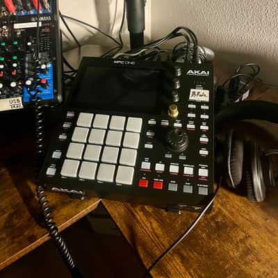 Akai MPC One Standalone MIDI Sequencer 2020 - Present Black MPC 3 BIBLE COURSE INCLUDED image 4