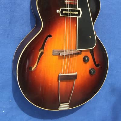 Immagine Gibson L-50 1937 Sunburst converted to a Charlie Christian Model with a period pickup - 1