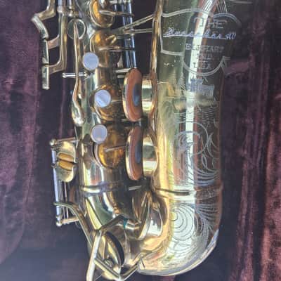 Buescher 400 top hat and cane alto saxophone 1955 - Lacquer image 6