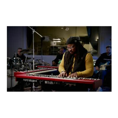 Nord Stage 4 88 88-Key Fully-Weighted Keyboard with Monitor V2 (Pair) Bundle image 6