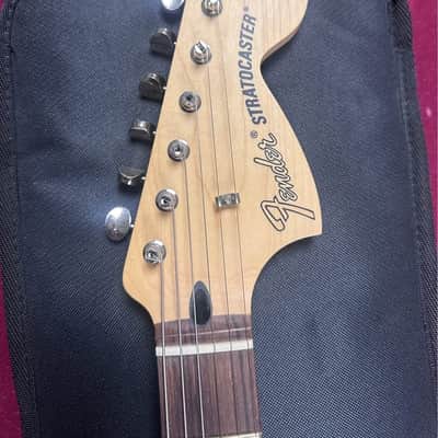Fender Limited Edition Tom DeLonge Signature Stratocaster 2023 - Graffiti Yellow image 3