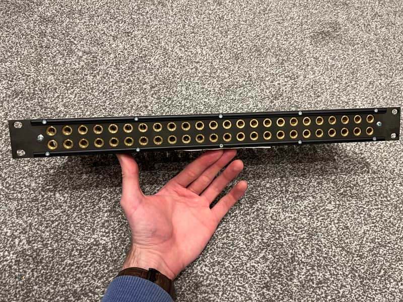 Mosses & Mitchell B Gauge Patch Panel Patchbay Jackfield 1U 48 Port image 1