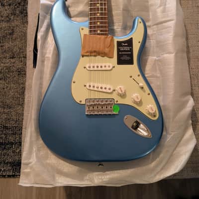 Fender Vintera II Limited Edition Road Worn '60s Stratocaster - Lake Placid Blue image 2