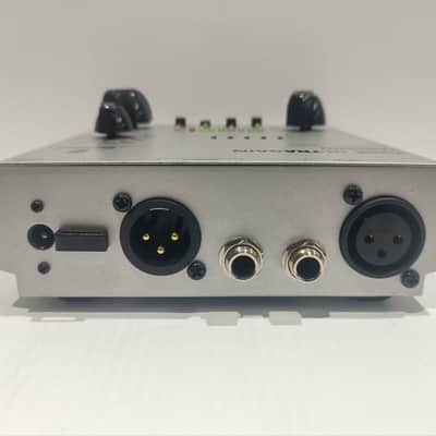 Behringer Tube Ultragain MIC200 Vacuum Tube Modeling Preamplifier 2012 - Present - Standard image 3