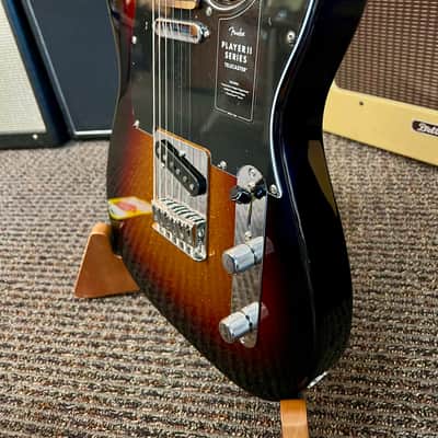 Fender LIMITED EDITION PLAYER II TELECASTER® 2025 - SPARKLE 3-COLOR SUNBURST image 3