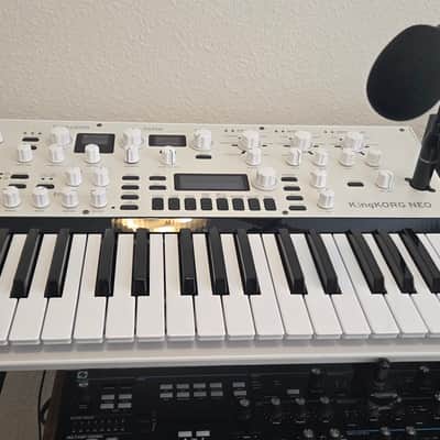 Korg KingKORG Neo 37-Key Analog Modeling Synthesizer 2024 - Present - White