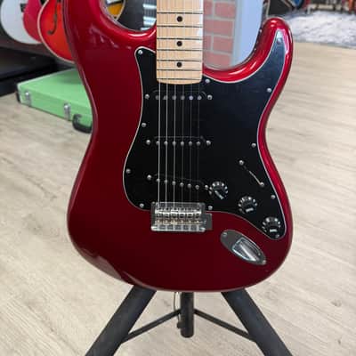 Fender Player Stratocaster with Maple Fretboard 2023 - 2024 - Candy Apple Red image 1