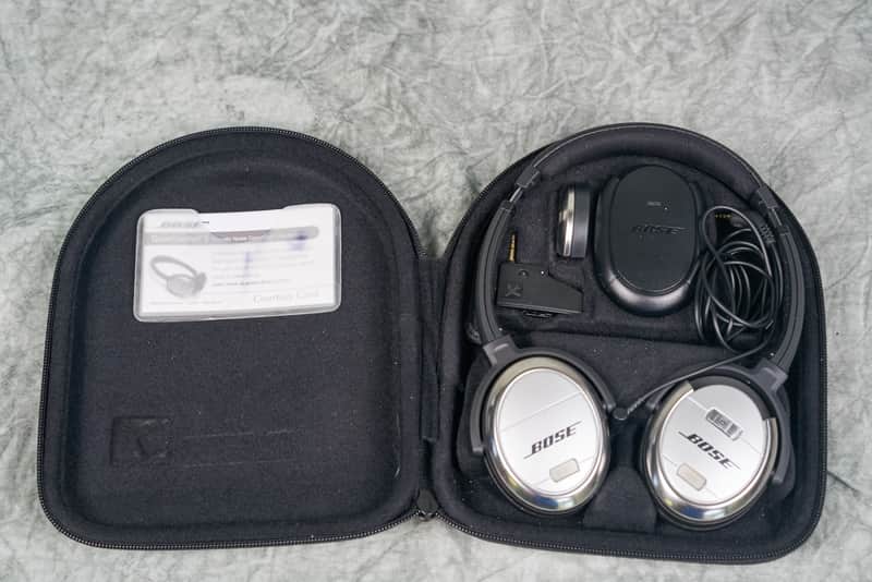 Bose QuietComfort 3 Acoustic Noise Cancelling Headphones, Black image 1
