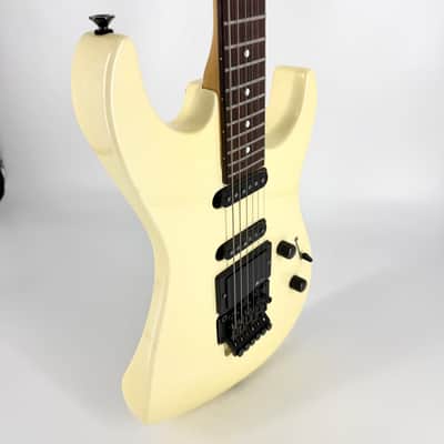 1990 Charvel 375 Deluxe – Pearl White image 5