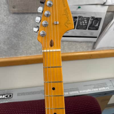 Fender American Ultra II Meteora with Maple Fretboard 2024 - Present - Avalanche image 3
