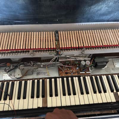 Wurlitzer 200A 64-Key Electric Piano 1974 - 1983 - Black image 3