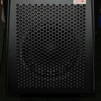 Traynor SB106 | 1x6.5" 2way, 200W Ultra-compact Bass Combo. Brand New! image 6