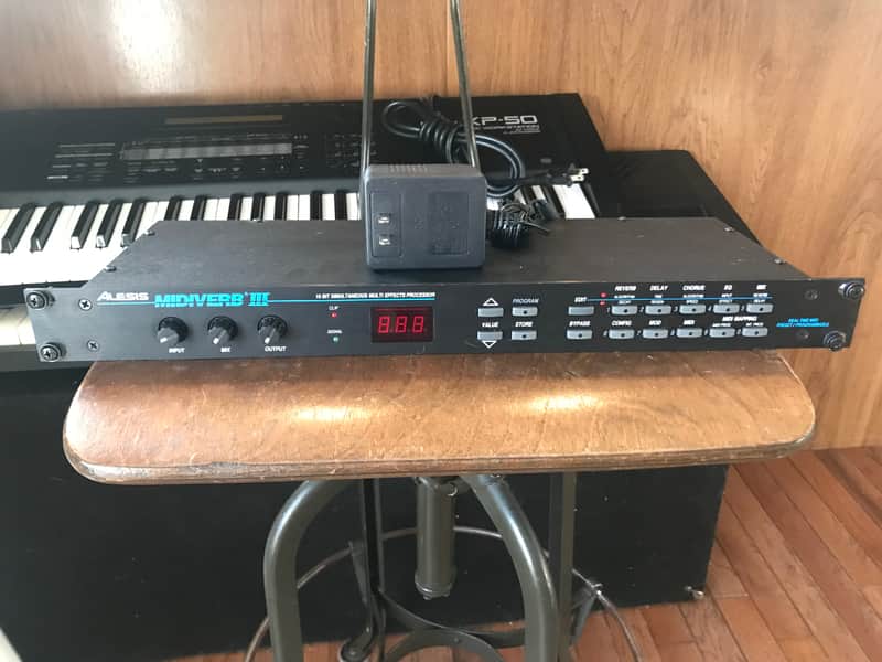 ALESIS MIDIVERB III 中古品 Alesis Midiverb III 16 Bit Digital Effects Processor with Power