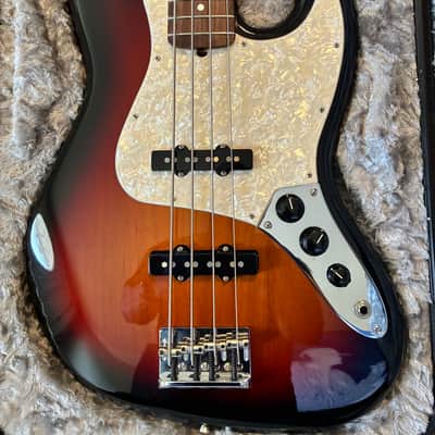 Fender American Professional Jazz Bass with Rosewood Fretboard 2017 - 2019 - 3-Color Sunburst image 1