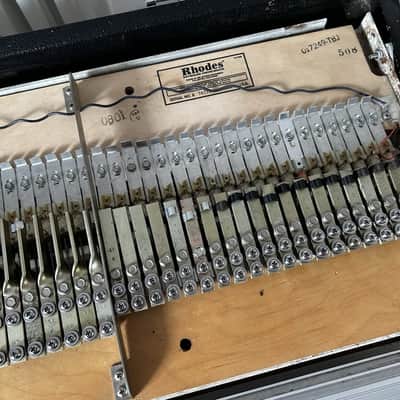 Rhodes Stage 73 Mk ll electric piano (USA/1980) + FREE FX unit & FREE UK delivery image 5