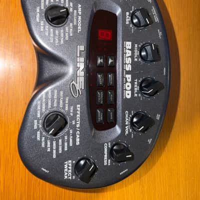 Line 6 Bass POD Multi-Effect and Amp Modeler image 8