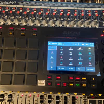 Akai MPC Live Standalone Sampler / Sequencer 2017 - 2020 - Black image 5