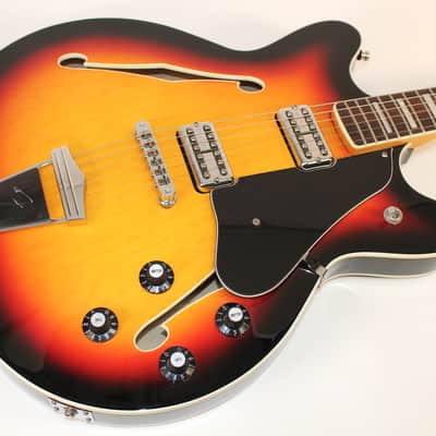 2013 Fender Modern Player Coronado II Semi-Hollow 3-Color Sunburst • HSC image 4
