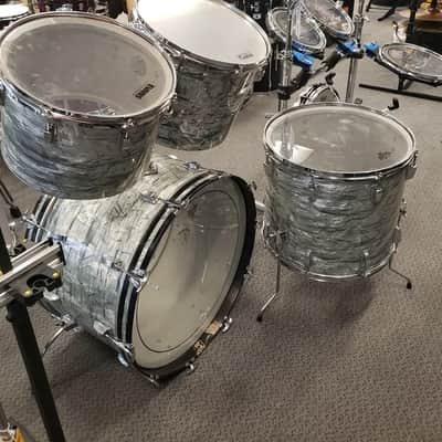Ludwig Blue Olive Badge Sky Blue Pearl 4 Piece Shell Kit image 2