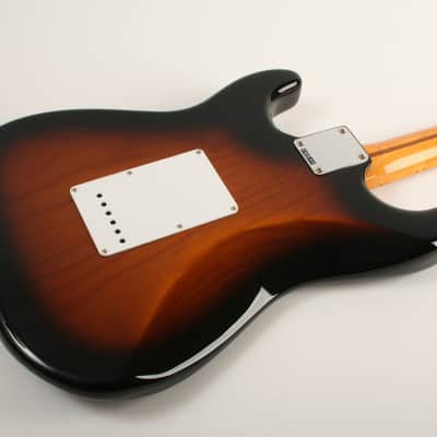Fender 70th Anniversary American Vintage II 1954 Stratocaster Maple Fingerboard 2-Color Sunburst V702342 image 7