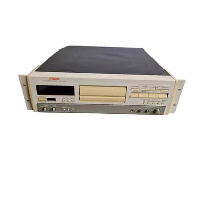 Fostex D-5 - Cassette Deck - Cream - Very Good image 1