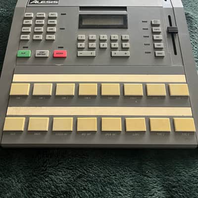 Alesis HR-16 High Sample Rate 16-Bit Drum Machine 1980s - Gray image 2