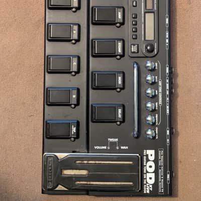 Line 6 POD xt Live Multi-Effect and Amp Modeler 2004 - 2007 - Black image 1