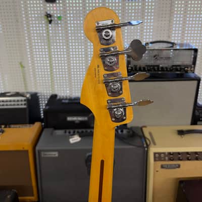 Fender MIM Standard Precision Bass with Rosewood Fretboard 2010 - Lake Placid Blue image 8