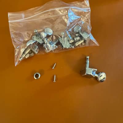 Squier Strat Tuning Pegs 2021 - Chrome image 3