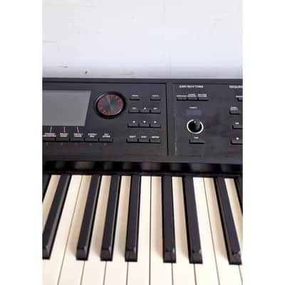 Roland FA-08 - Synthesizer Keyboards - Black - Excellent w/ Power Supply & Original Box image 8