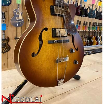 GODIN 5th Avenue Cutaway KingPin II HB Cognac Burst image 2