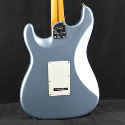 Fender American Ultra Luxe Vintage '60s Stratocaster Rosewood Fingerboard Ice Blue Metallic image 7