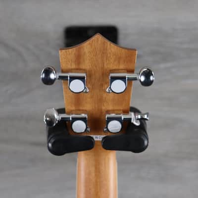 Amahi UK220C  Mahogany Concert Ukulele with Gig Bag image 8