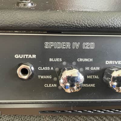 Line 6 Spider IV 120 120-Watt 2x10" Stereo Digital Modeling Guitar Combo 2009 - 2016 - Black with pedalboard image 2