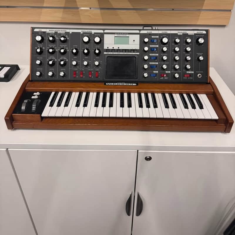 2002 – 2015 Moog Minimoog Voyager Performer Edition 44-Key Mon…