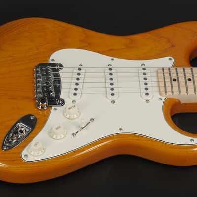 G&L Legacy - Swamp Ash - Honey Finish #6249 image 3