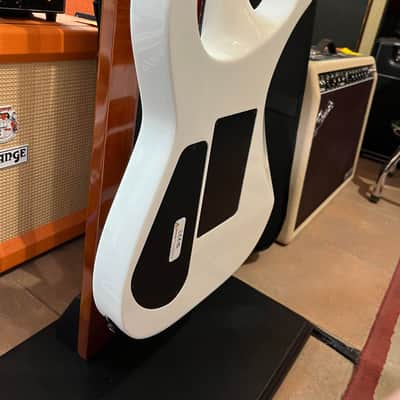 Jackson MJ Series Soloist SL2 Snow White image 10