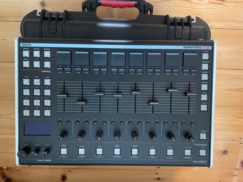 Isla Instruments S2400 Desktop Sampler 2019 - Present - Black image 1