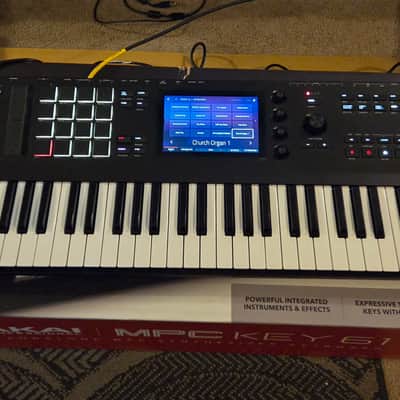 Akai MPC Key 61 Standalone Workstation Synthesizer 2022 - Present - Black image 3