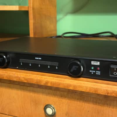 Furman PL-PLUS C 15A Power Conditioner with Voltmeter | Black image 1