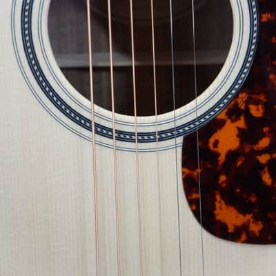 Larrivee Custom 00-40-FW Flamed Austrian Walnut with Moonwood Top image 4