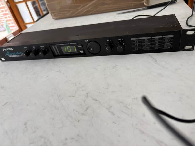 Alesis MicroVerb 4 2010s - Black image 1