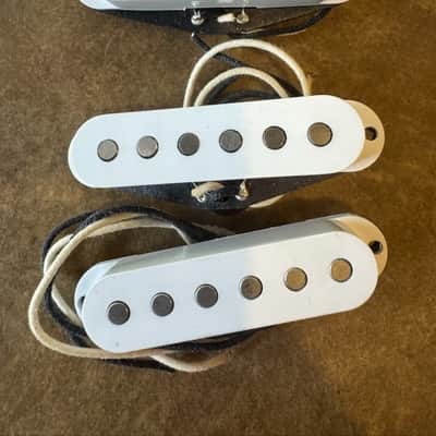 G&L Legacy Pickups - White image 1