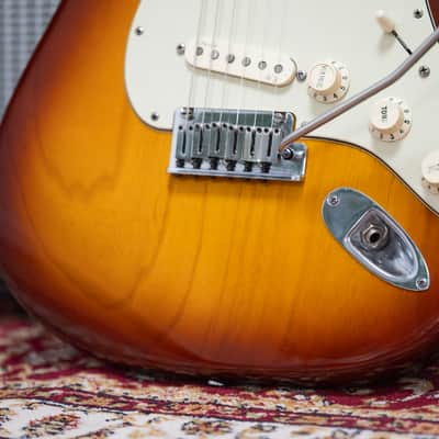 2011 Fender USA American Deluxe Ash Stratocaster - Tobacco Sunburst image 3