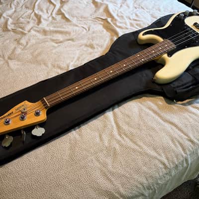 Fender American Professional Precision Bass with Rosewood Fretboard 2017 - 2019 - Olympic White image 3